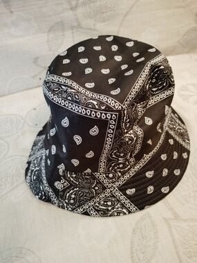 Black Bandana Print  Reversible Bucket Hat - Unisex